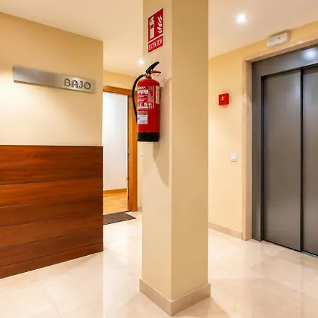 Centro Cerca Playa Y Garaje - Rompeolas 라네스